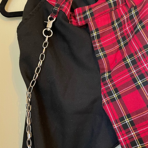 Hot Topic women’s xsmall plaid pants with chain - Picture 2 of 5